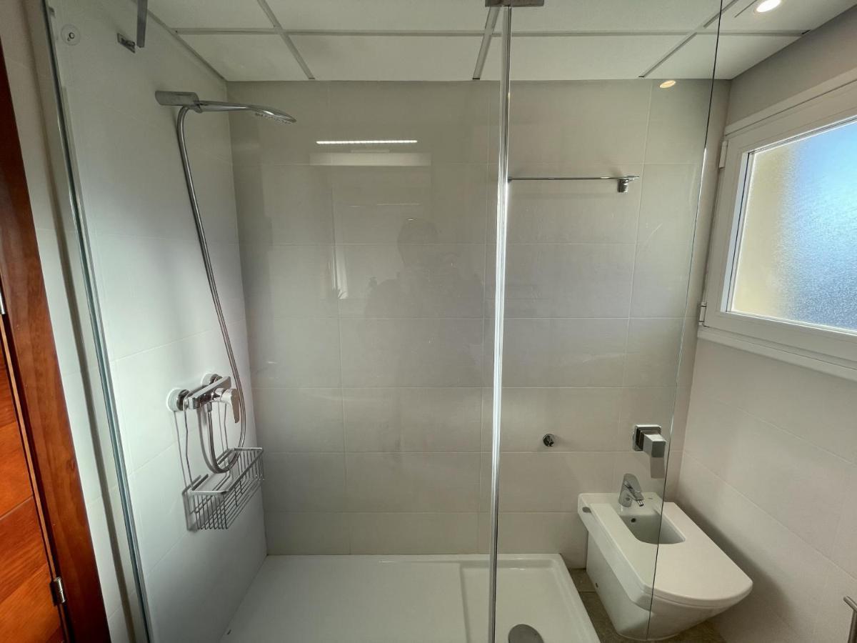Exclusive Beachfront Apartment Torremolinos - Pool - Paddle - Tenis - Wifi - Central Aircon エクステリア 写真