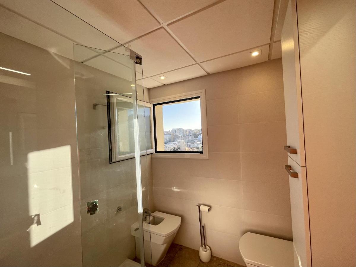 Exclusive Beachfront Apartment Torremolinos - Pool - Paddle - Tenis - Wifi - Central Aircon エクステリア 写真