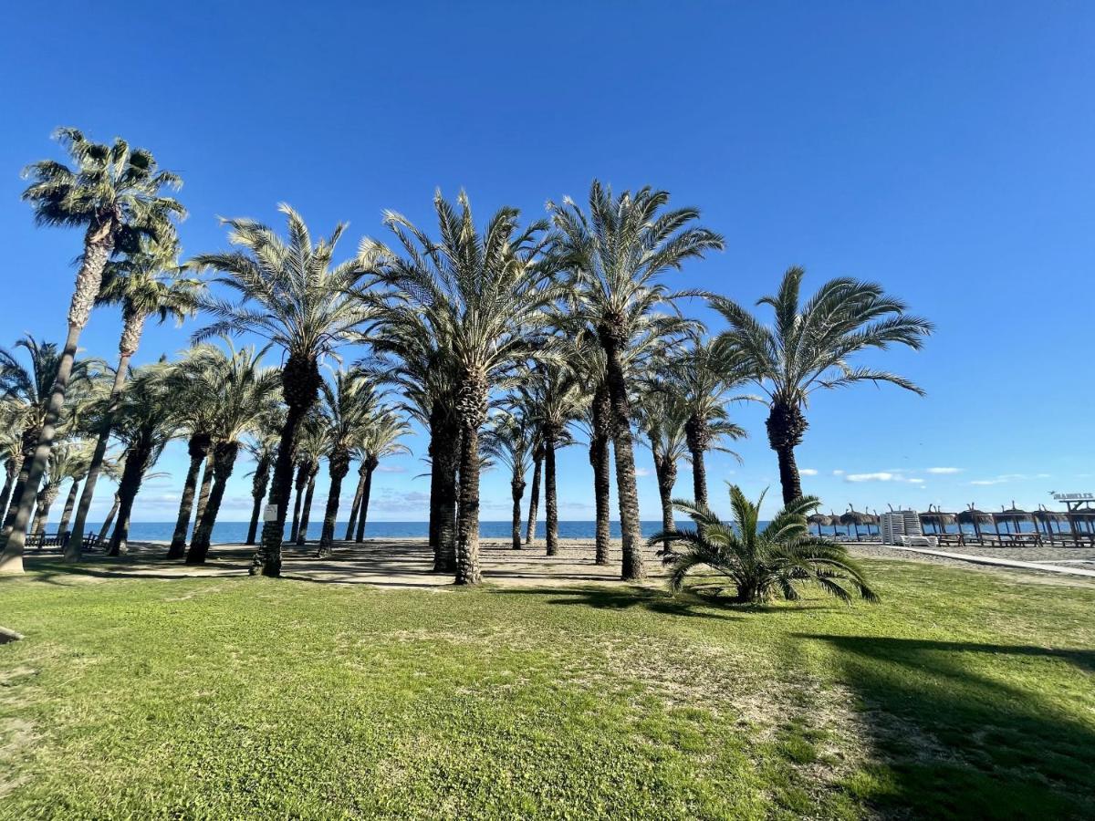 Exclusive Beachfront Apartment Torremolinos - Pool - Paddle - Tenis - Wifi - Central Aircon エクステリア 写真
